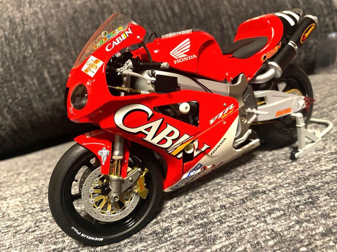 ミニチャンプス 1/12 HONDA VTR 1000 ヴァレンティノロッシ
