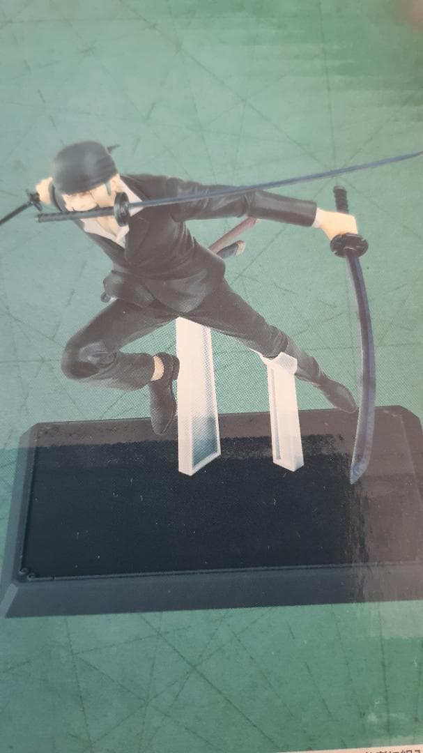 ワンピース　ロロノア・ゾロ　フィギュア