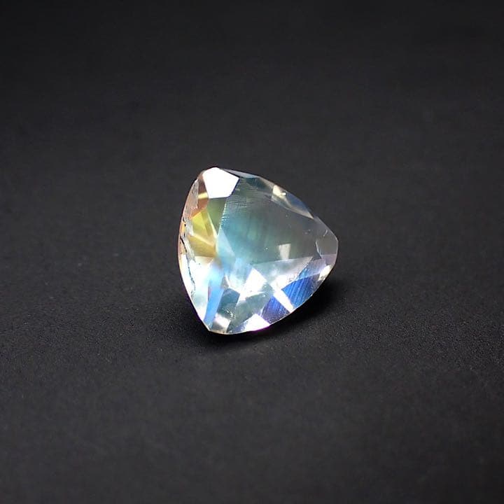 【マダガスカル産】レインボーアンデシン