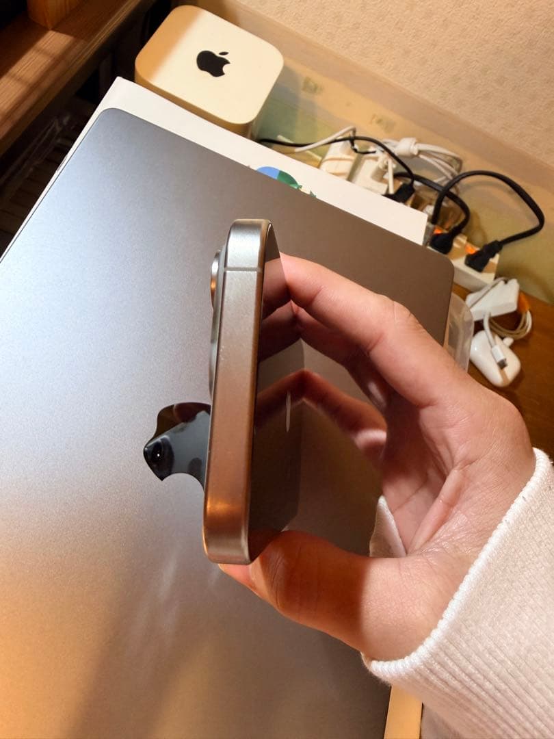 Apple iPhone 15 Pro 本体