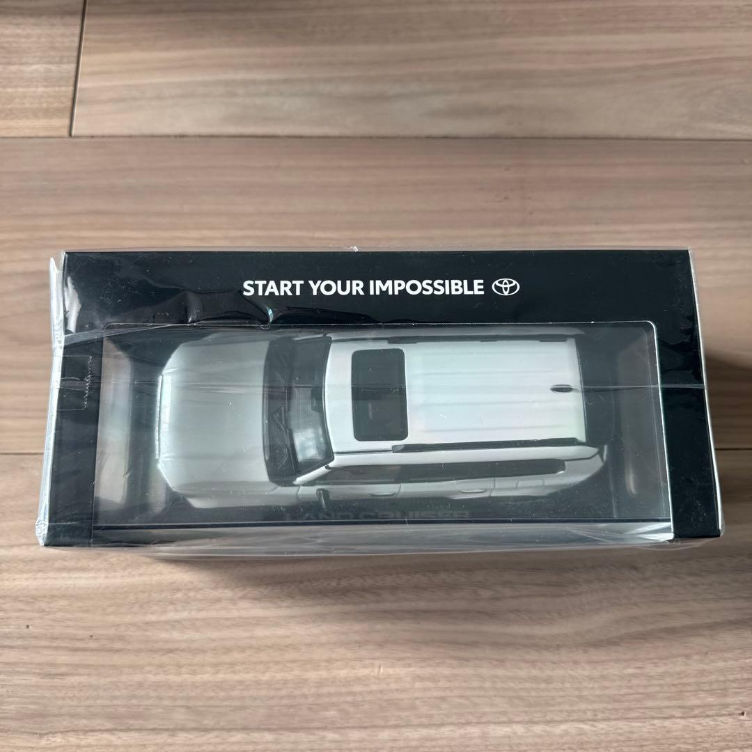 margiela　トヨタ ランドクルーザー ミニカー ホワイト