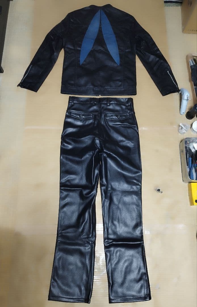 ★中古品 スーツ ズボン上着 Lサイズ コスプレ 革ジャン 特撮ヒーロー レザー