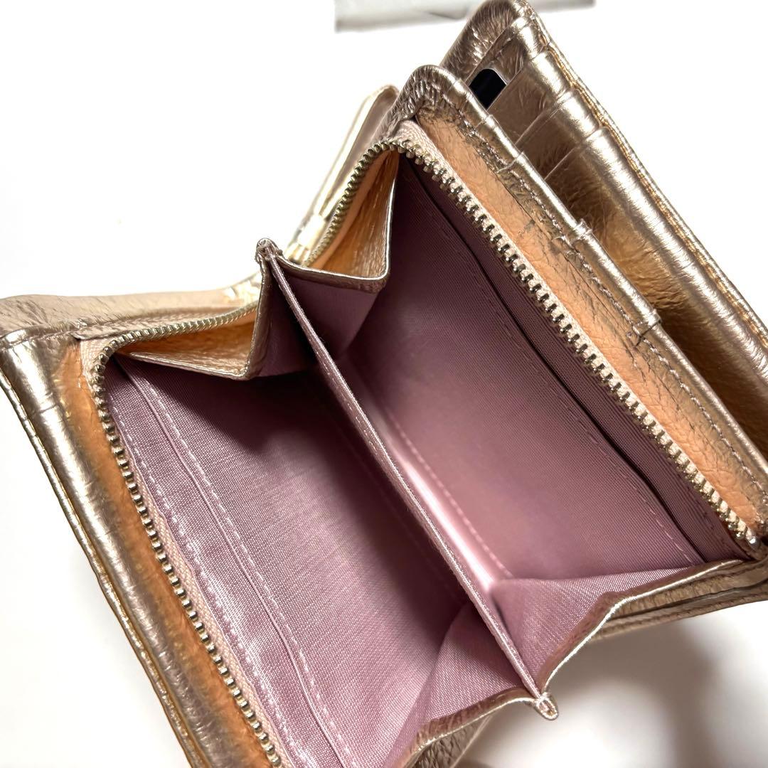 【未使用】マンハッタナーズ　刺繍二つ折り財布