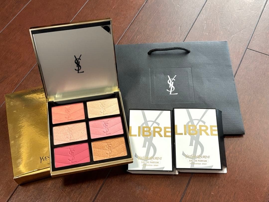 お値下げ！Yves Saint Laurent サンローランホリデー　2025