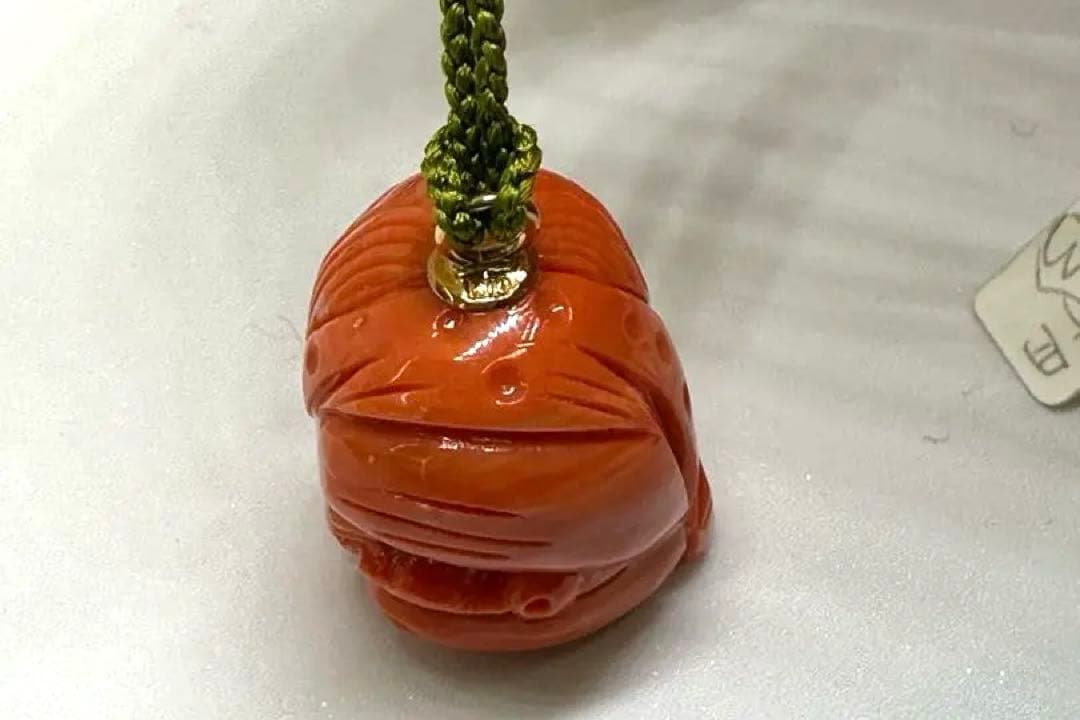 能面　天然珊瑚両面彫刻　おかめ　ひょっとこ　k18金