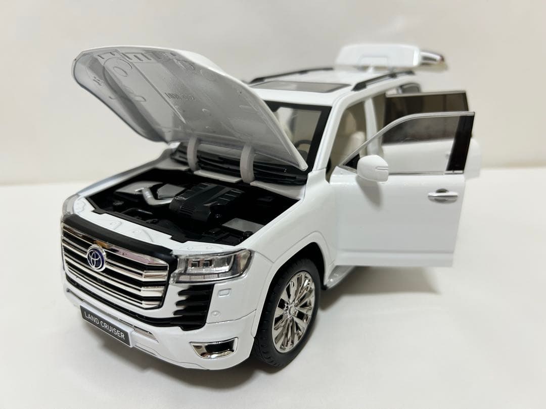 ランドクルーザー300 1/18 モデルカー ミニカー ダイキャストカー