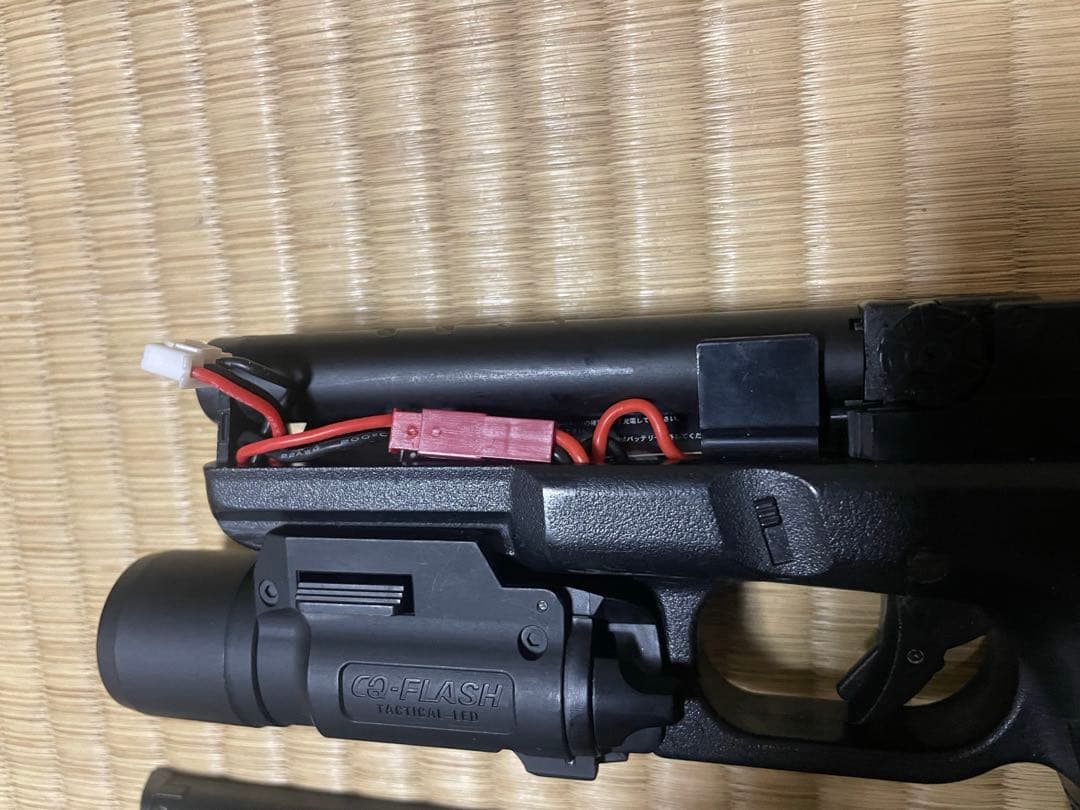 東京マルイ　電動ハンドガン　グロック18c モケイパドック　震閃電カスタム