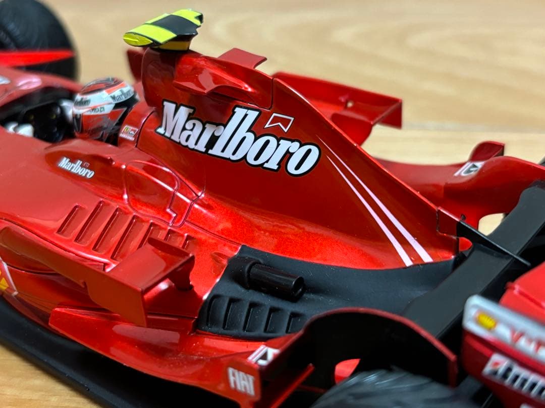 マテル 1/18 フェラーリ F1 200勝記念限定モデル F2007 中国GP