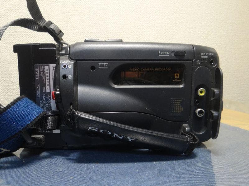 ★8ミリビデオカメラCCD-TRV40☆送料無料★