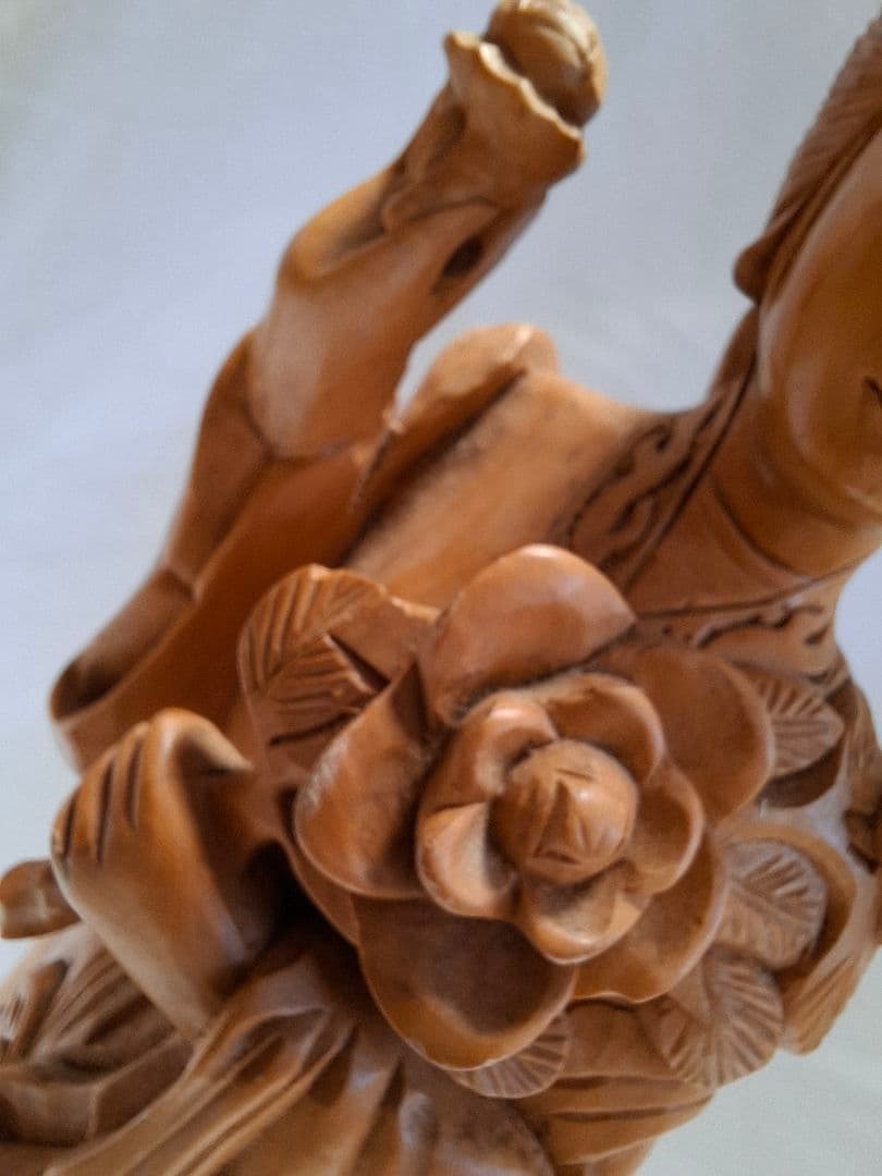 ツゲ木彫り女性像 彫刻 37㎝