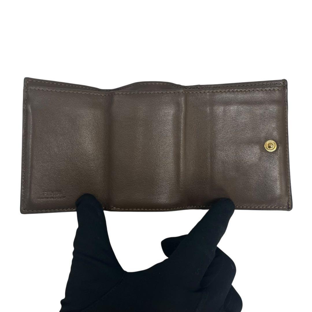 希少✨フェンディ 三つ折り財布 FFロゴ エンボス エフイズ ブラウン 茶色