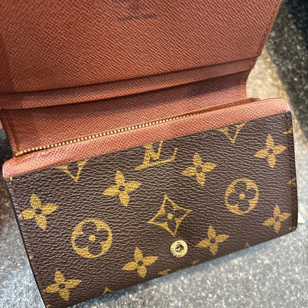 ルイヴィトン ポルトフォイユ トレゾール モノグラム 二つ折り財布