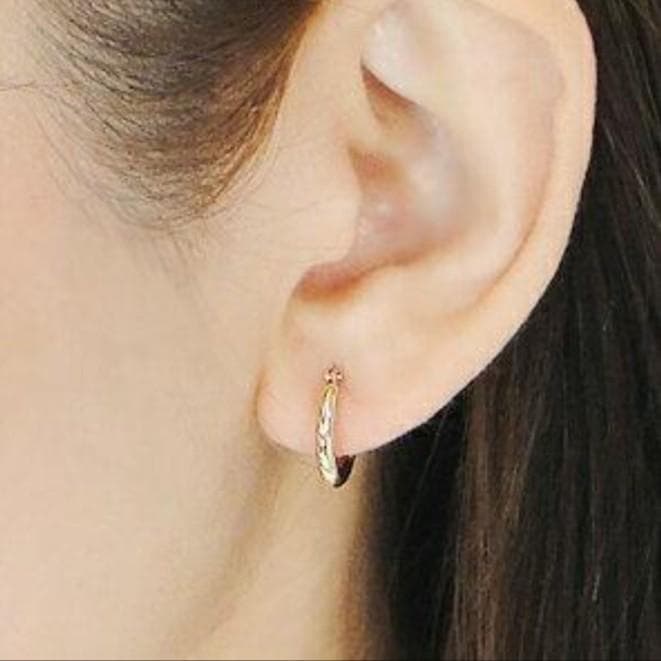 18金【2×13mm 定番フープピアス】イエローゴールド K18刻印入 新品！