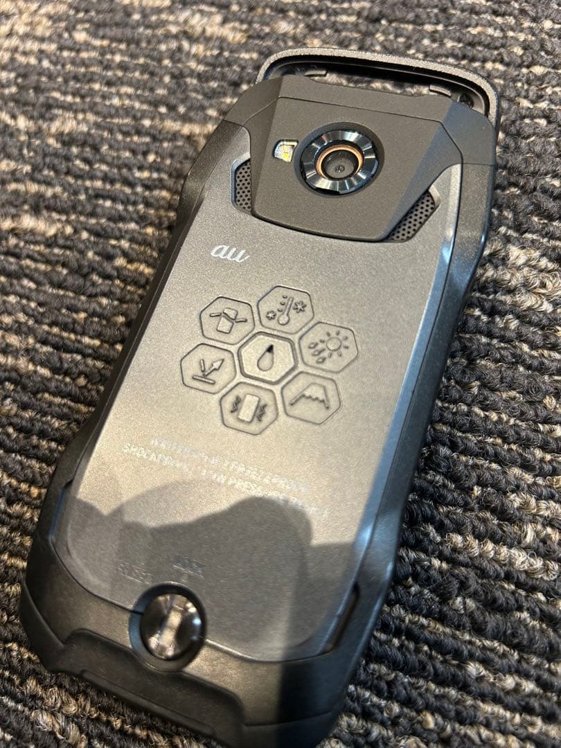 Gz One TYPE-XX 折りたたみ式携帯電話 本体