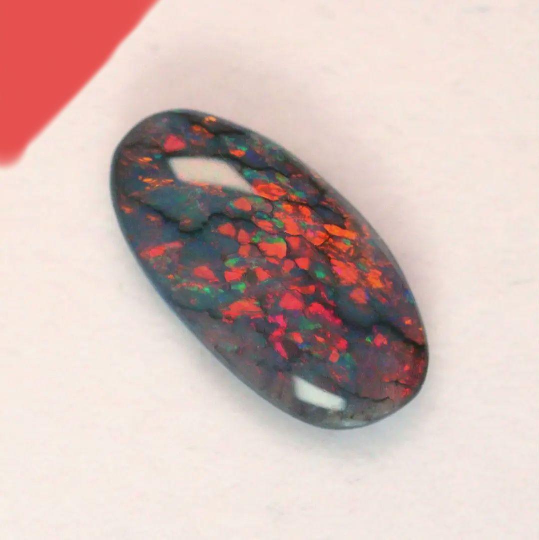 見上げた木の花　オーストラリア　ライトニングリッジ産　ブラックオパール