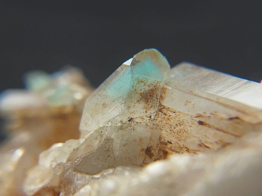 アホー石　アホイト　アホアイト　インクォーツ　メッシーナ産　原石　鉱物標本