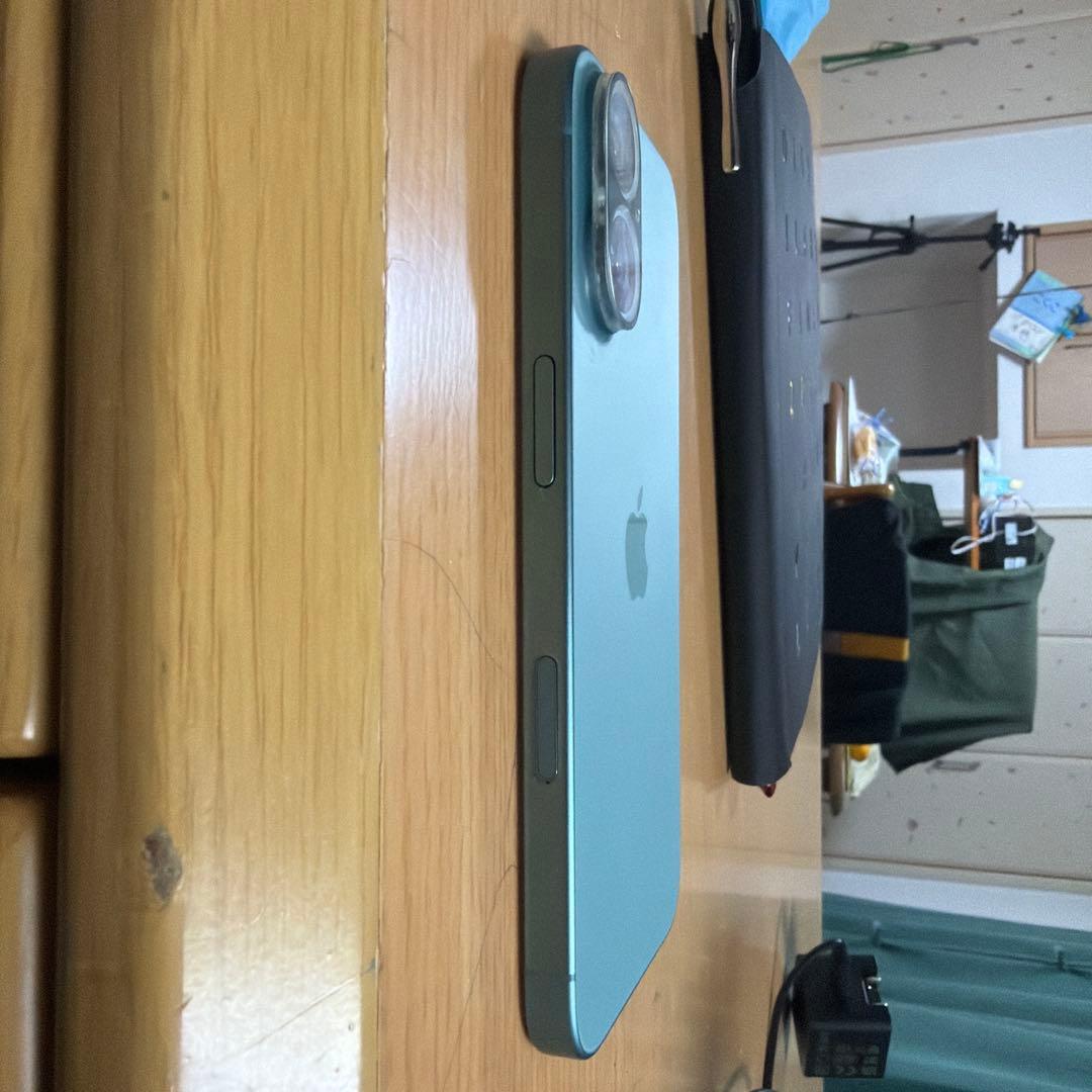 メ*神様 最終値下げ　【美品】 iPhone 16 セット売り　本体と付属品