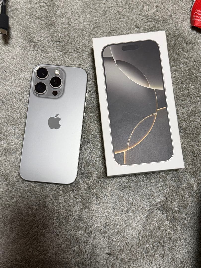 極美品　iPhone 16 pro ブラック　128GB