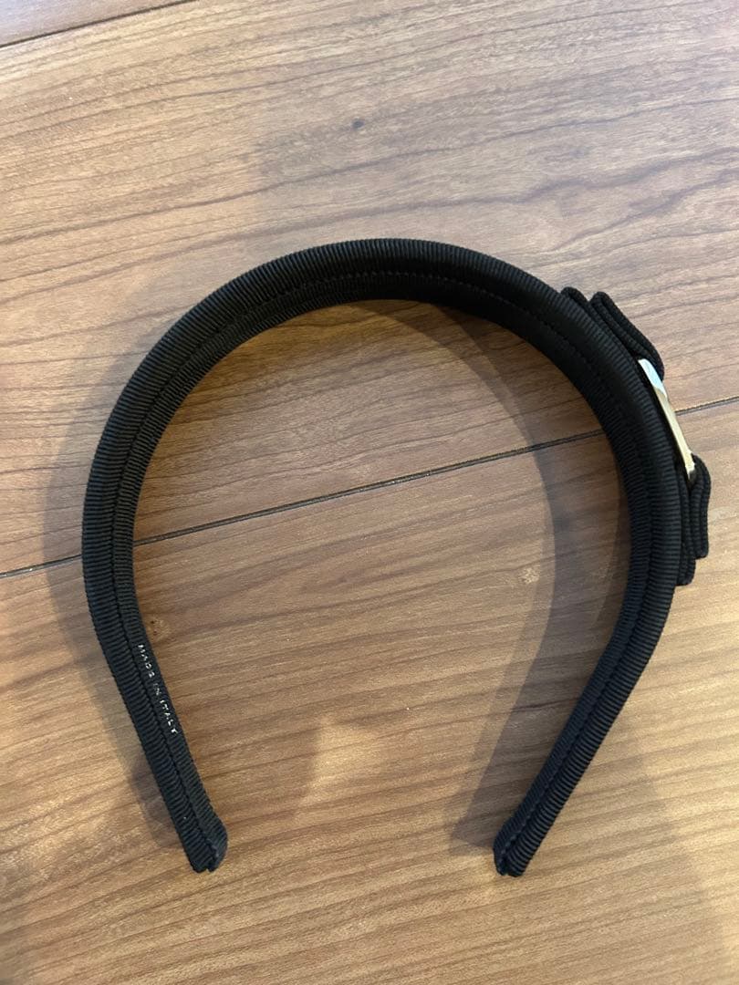 フェラガモ　リボン　カチューシャ　黒　美品