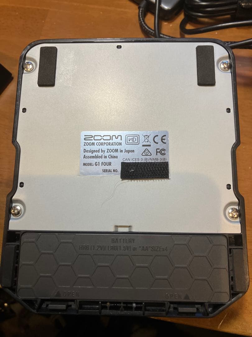 元箱あり　美品　ZOOM G1 FOUR マルチエフェクトプロセッサー