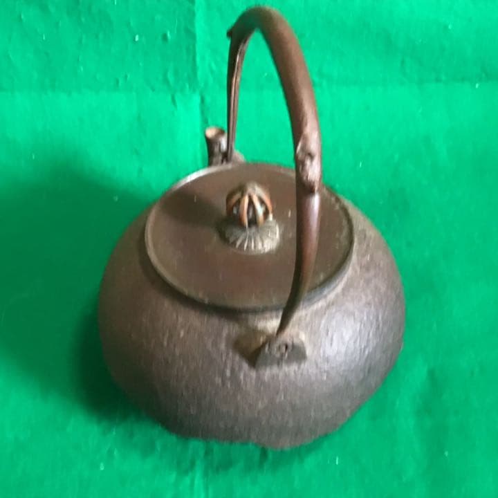鉄瓶　銅蓋