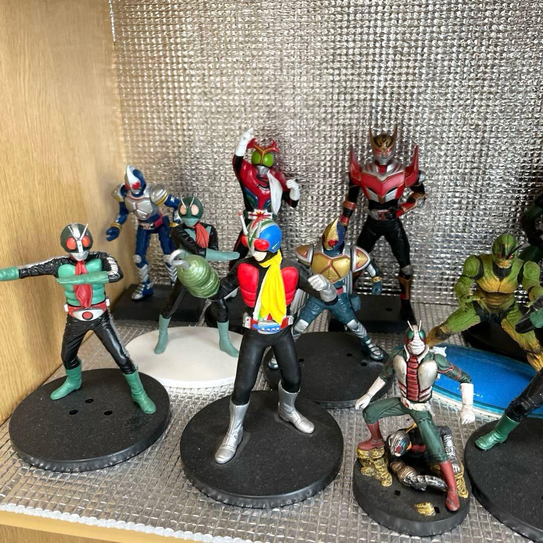 【美品】仮面ライダー フィギュア 13体セット　台座付き