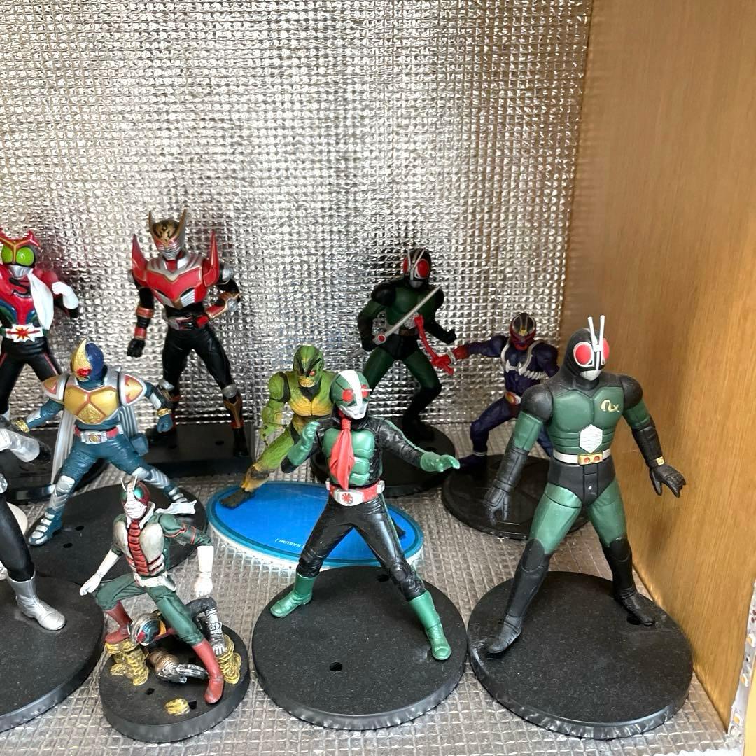 【美品】仮面ライダー フィギュア 13体セット　台座付き