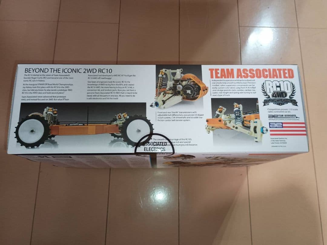 お値下げしました　RC10 4WD チーム　アソシエイテッド　新品　未開封