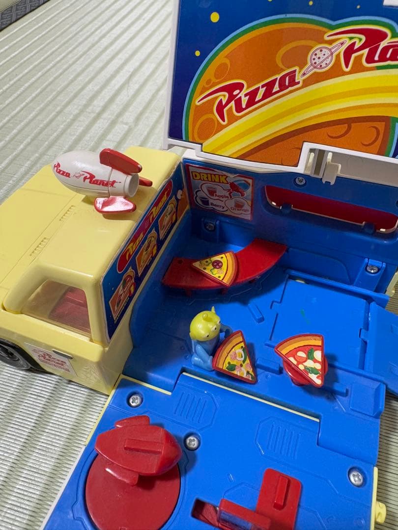 トミカ ピザプラネット ミニカー