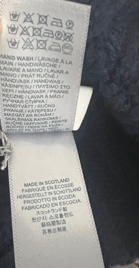 新品　Johnstons of Elgin ビーニー　ネイビー