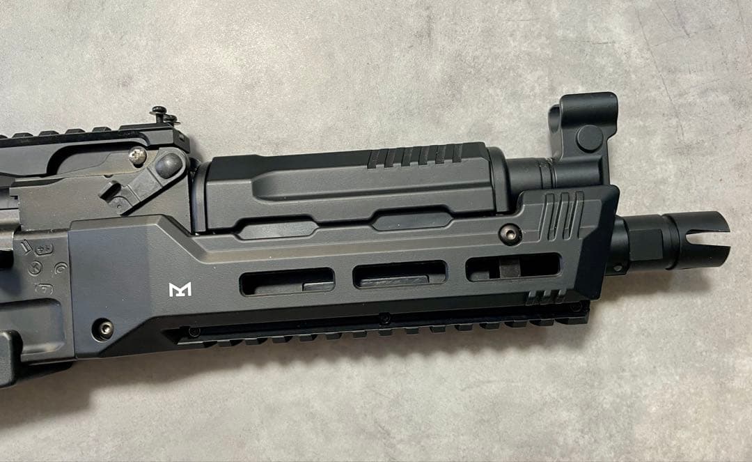 AK STORM 次世代電動ガン（ブラック）