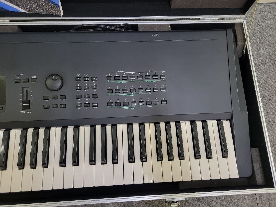 [美品] YAMAHA SY99 シンセサイザー ケース付き