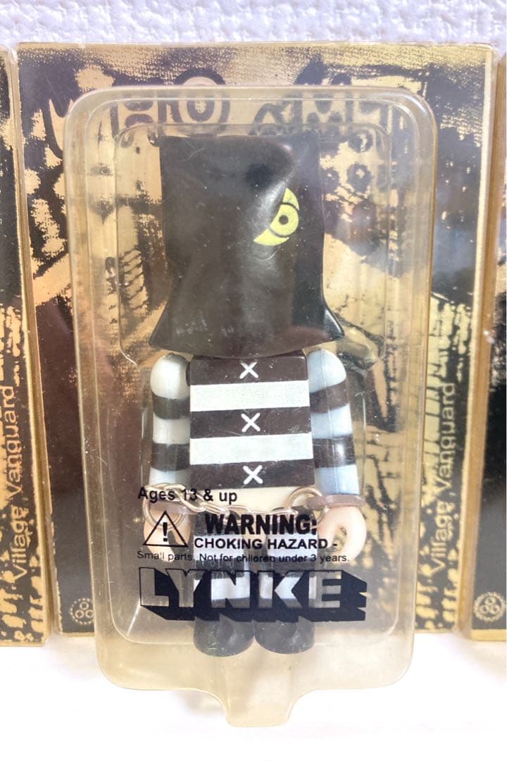 WHO AM I キューブリック 風フィギュア KUBRICK LYNKE 紙袋