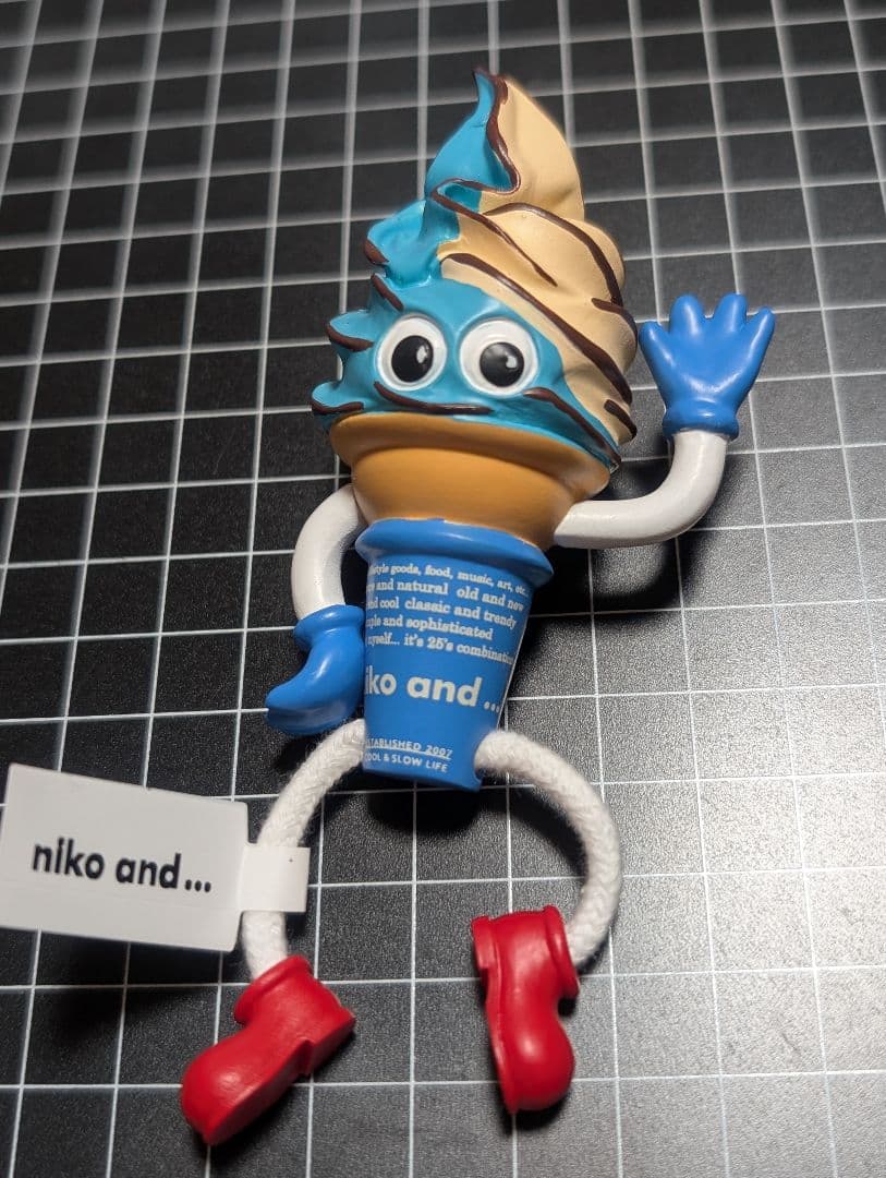 niko and... FLAVOR お座りオブジェ　ソフト バーガー ドーナツ