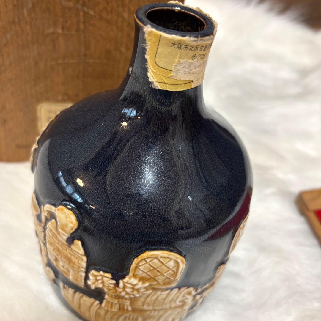 【充電不安＊＊】サントリー ザ ウイスキー 760ml 有田焼 陶器ボトル