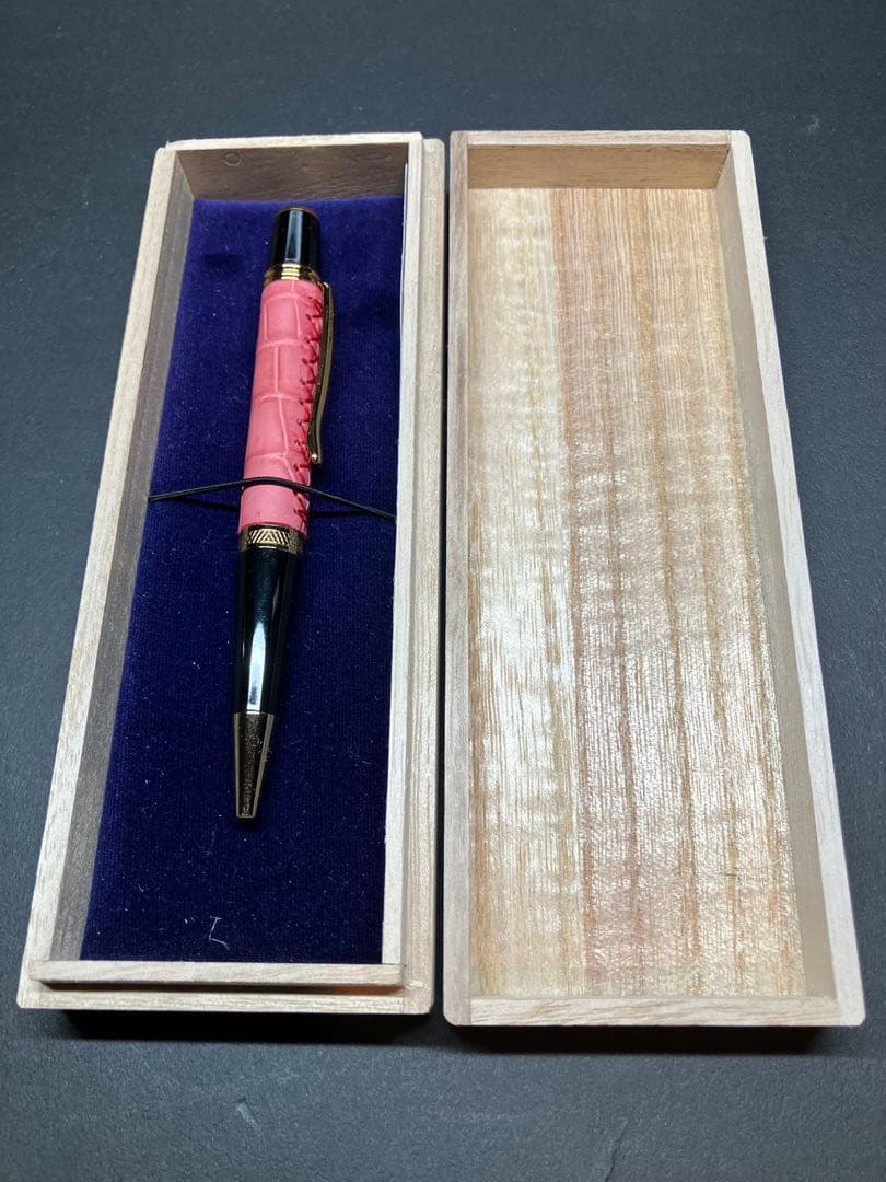 クロコダイルレザー　ボールペン