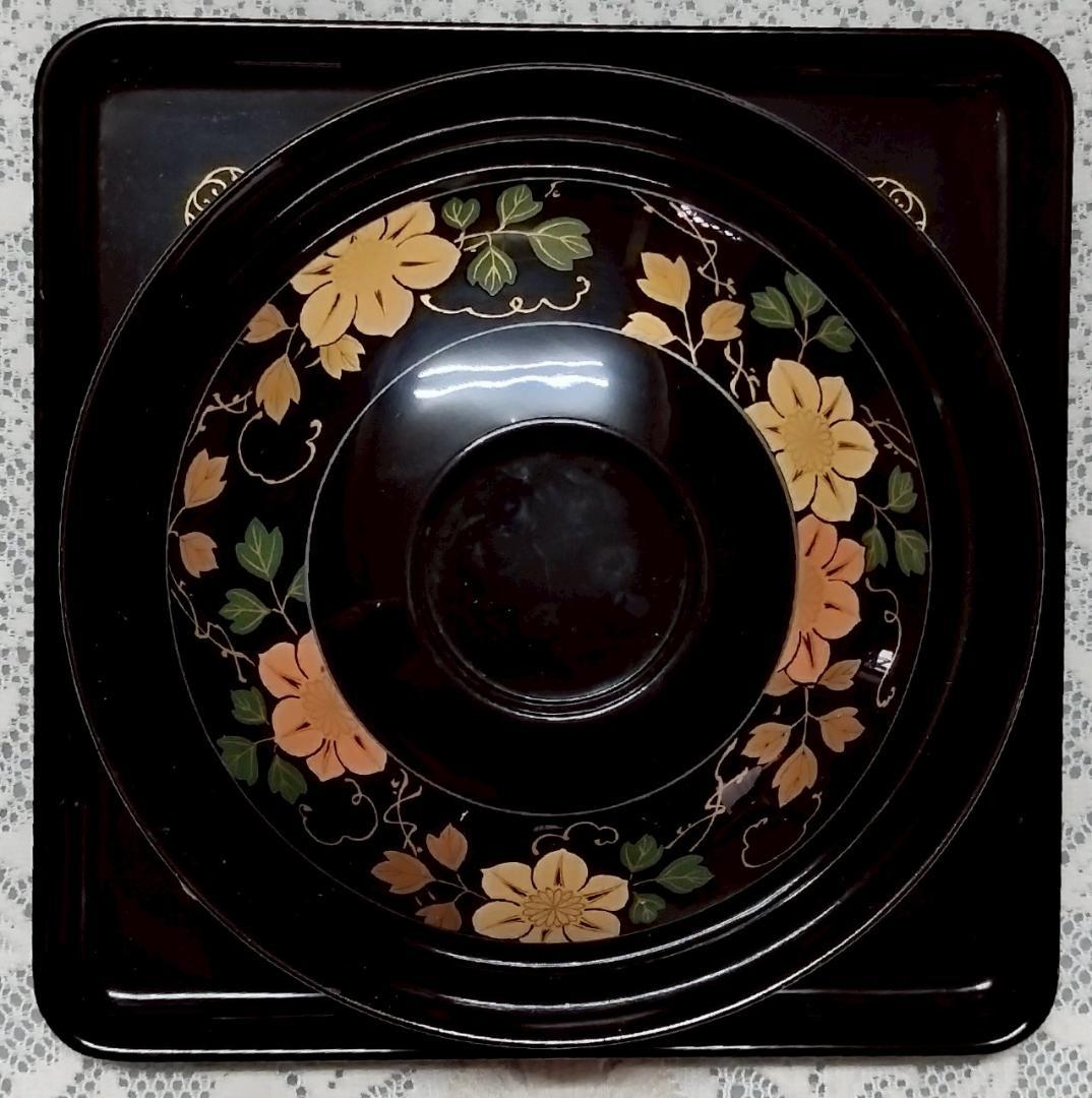 花柄漆器椀と黒漆トレイのセット