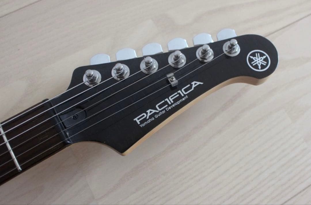 ［ぼっち・ざ・ろっく!］ヤマハ Pacifica PAC212VFM パシフィカ