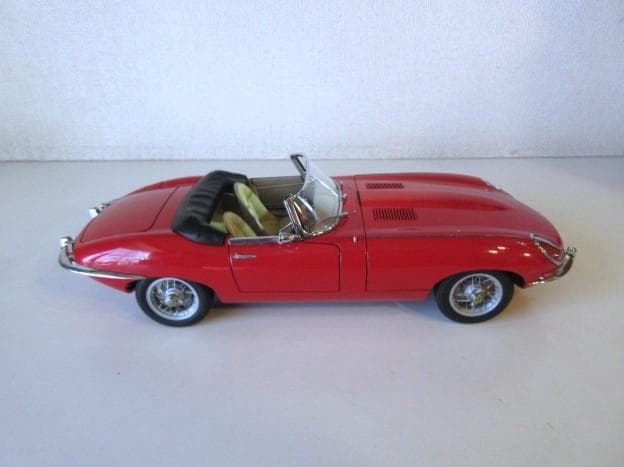 いたりあだいすきさん専用 AUTOart 1/18 ジャガー Eタイプ