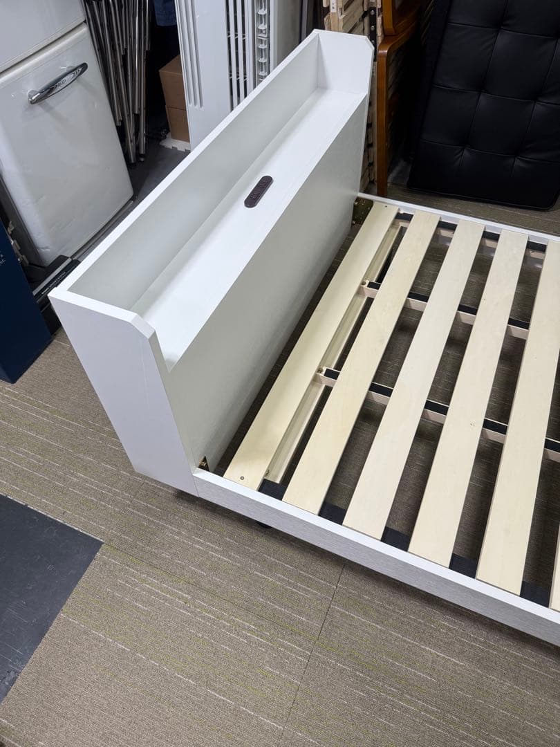 【超美品】ニトリ　シングル　 棚付きすのこベッド（MRS WH）　ベッドフレーム