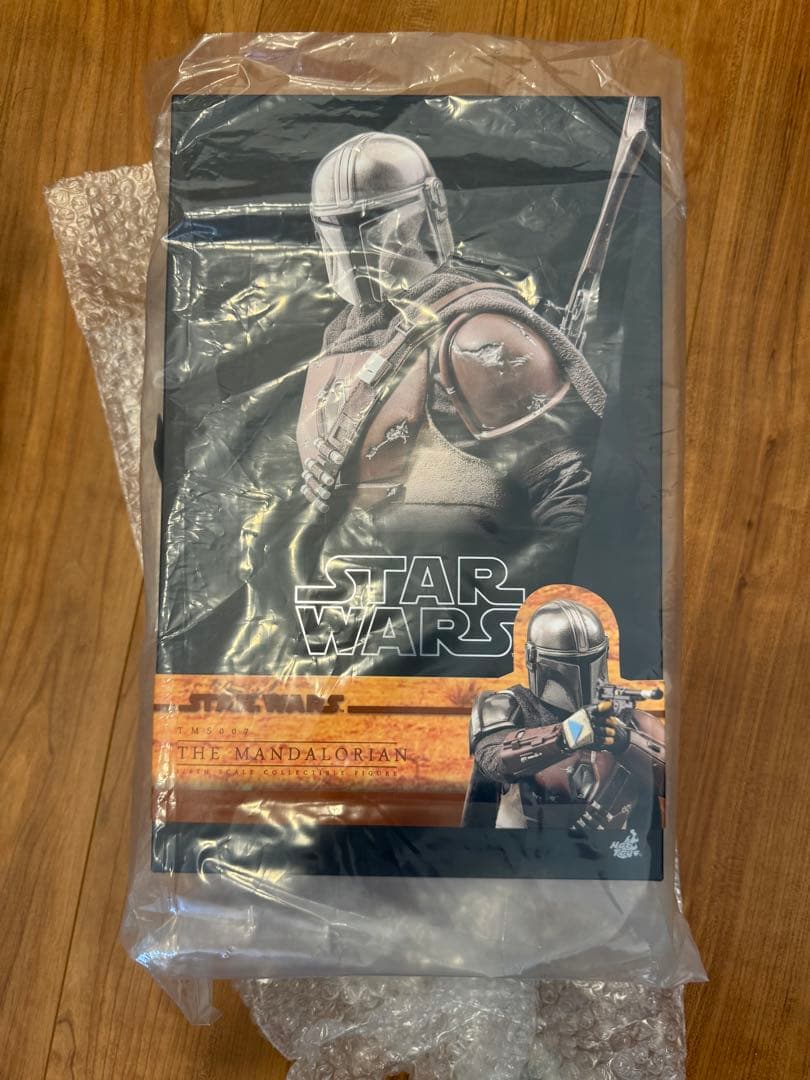 ホットトイズ　スターウォーズ　マンダロリアン Hot toys