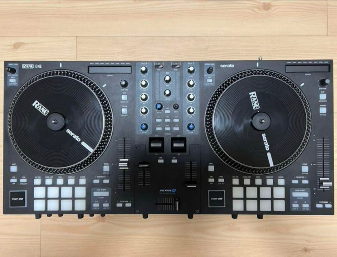 RANE ONE DJコントローラー
