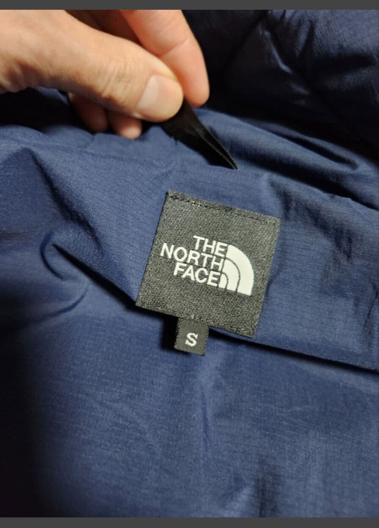 ノースフェイス　メンズ　トランゴパーカー　サイズS　ネイビー　品番　81831
