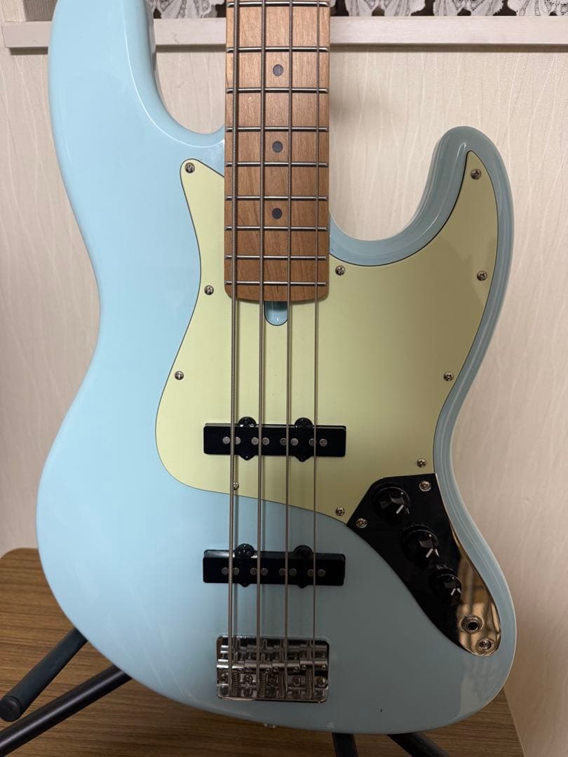 Bacchus Universe Series エレキベース ライトブルー
