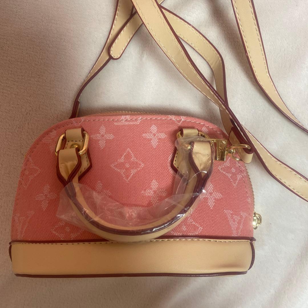 ピンク ショルダーバッグ