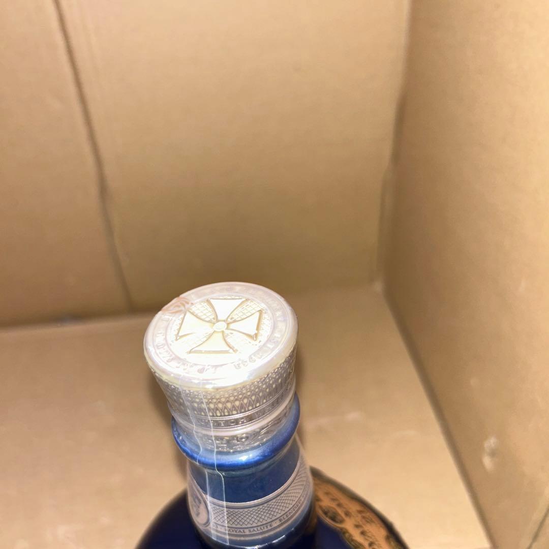 ロイヤルサルート 21年　青ボトル 40度 700ml