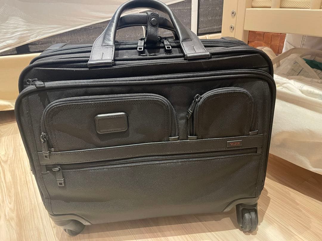 TUMI ブラック キャリーケース 4輪