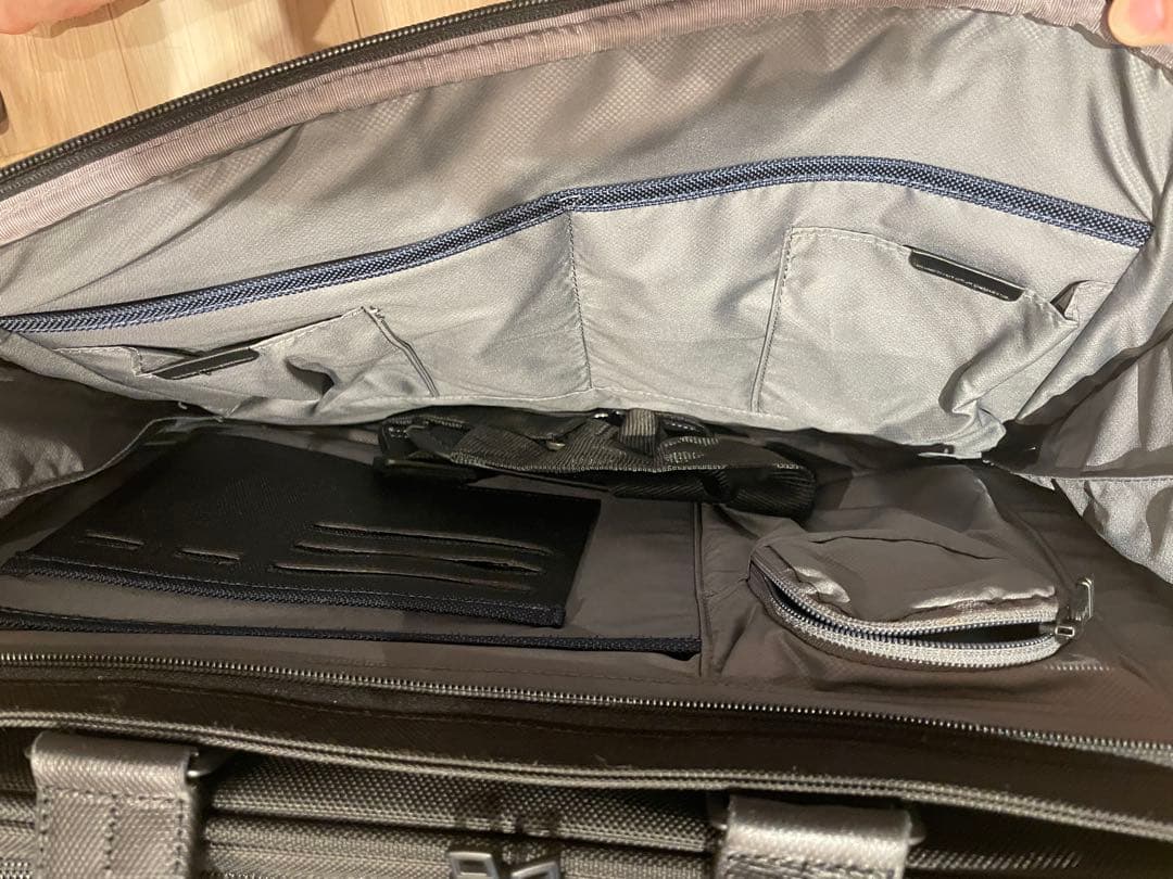 TUMI ブラック キャリーケース 4輪