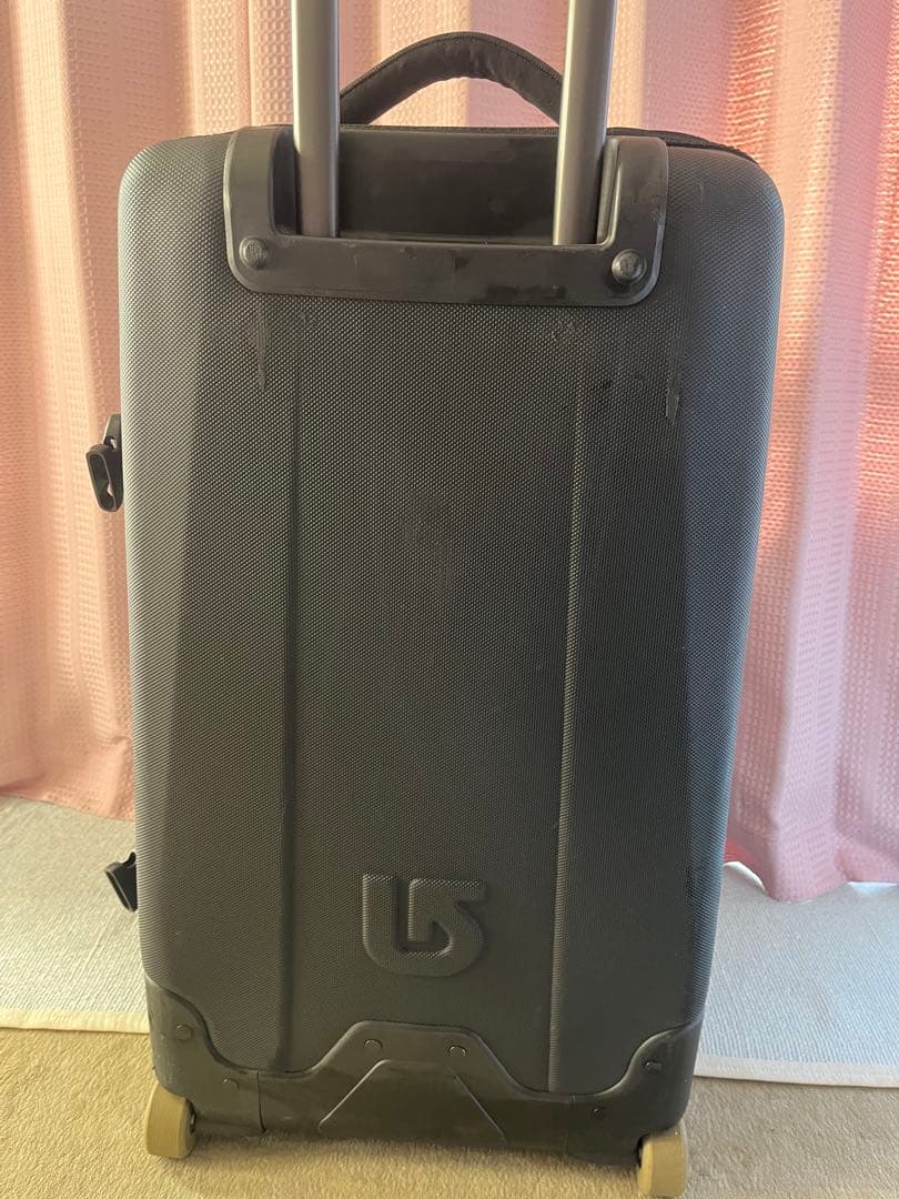 BURTON ブラック キャリーケース 大容量　2輪