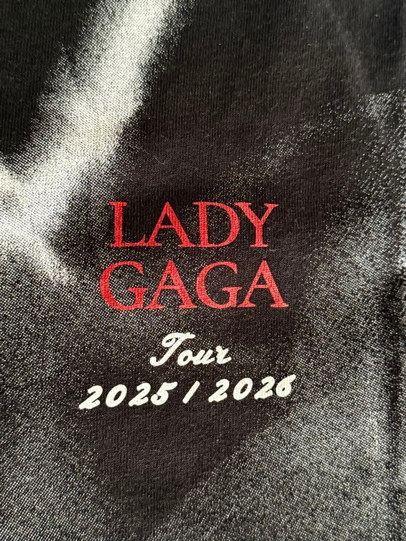 レディーガガ Lady Gaga ツアー クレジット入 Tシャツ Mサイズ 新品